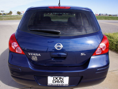 nissan versa 2009 dk  blue hatchback 1 8 sl gasoline 4 cylinders front wheel drive automatic with overdrive 76018