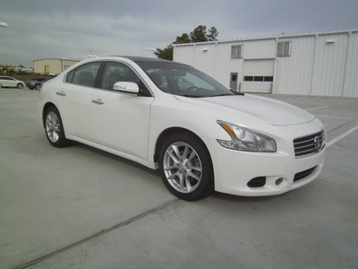 nissan maxima 2009 white sedan 3 5 s gasoline 6 cylinders front wheel drive automatic 75503