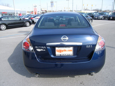 nissan altima 2008 blue sedan 2 5 s gasoline 4 cylinders front wheel drive automatic 46219