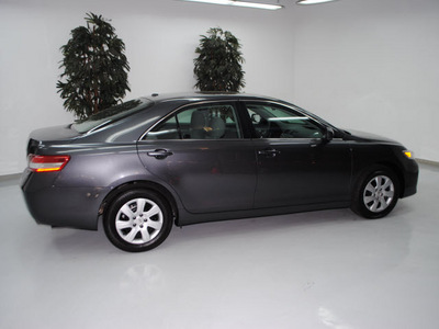 toyota camry 2011 gray sedan le gasoline 4 cylinders front wheel drive automatic 91731