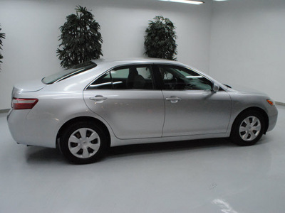 toyota camry 2009 silver sedan le gasoline 4 cylinders front wheel drive automatic 91731