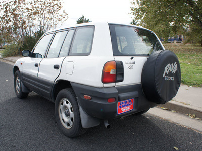 toyota rav4 1997 white suv gasoline 4 cylinders front wheel drive automatic with overdrive 80012