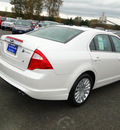 ford fusion hybrid 2012 white sedan hybrid 4 cylinders front wheel drive cont  variable trans  98032