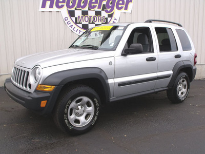 jeep liberty 2006 bright silver suv sport gasoline 6 cylinders 4 wheel drive automatic 80905