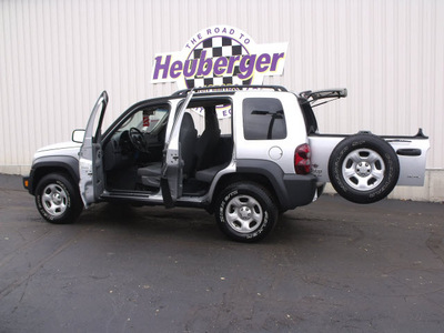 jeep liberty 2006 bright silver suv sport gasoline 6 cylinders 4 wheel drive automatic 80905