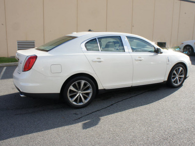 lincoln mks 2009 off white sedan awd,ultimate,nav,tech,dual pan gasoline 6 cylinders all whee drive automatic 07012