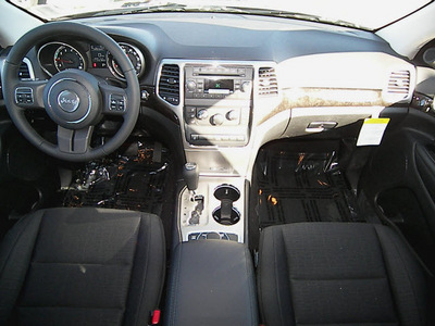 jeep grand cherokee 2012 brilliant black suv laredo gasoline 6 cylinders 4 wheel drive automatic 81212