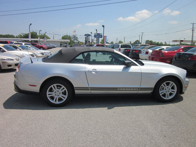 ford mustang 2010 gray v6 gasoline 6 cylinders rear wheel drive automatic with overdrive 62863