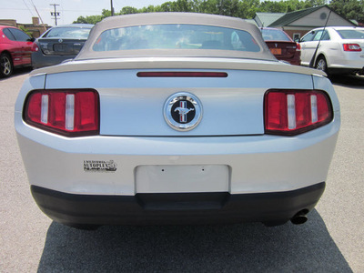 ford mustang 2010 gray v6 gasoline 6 cylinders rear wheel drive automatic with overdrive 62863