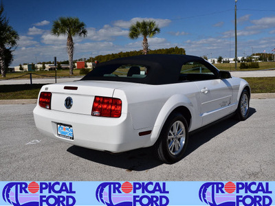 ford mustang 2007 white gasoline 6 cylinders rear wheel drive automatic 32837