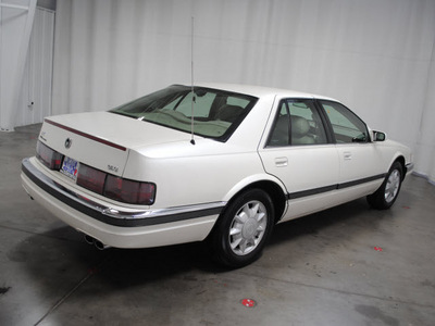 cadillac seville 1997 white sedan luxury sedan gasoline v8 front wheel drive automatic 76108