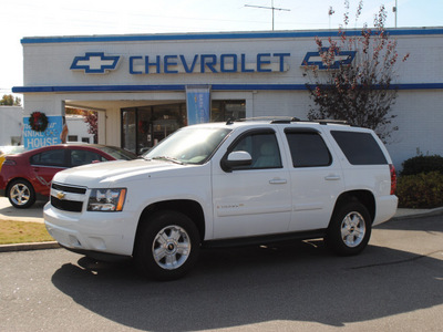 chevrolet tahoe 2009 white suv lt xfe flex fuel 8 cylinders 2 wheel drive automatic 27591