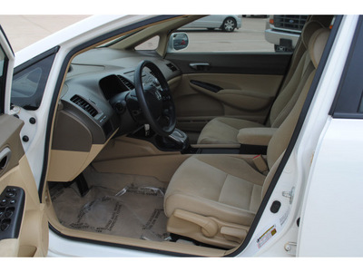 honda civic 2008 white sedan lx gasoline 4 cylinders front wheel drive automatic 77065