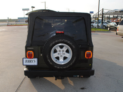 jeep wrangler 2006 green suv unlimited gasoline 6 cylinders 4 wheel drive automatic with overdrive 76087