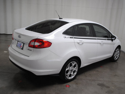 ford fiesta 2011 white sedan sel gasoline 4 cylinders front wheel drive automatic 76108