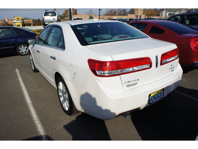 lincoln mkz 2010 white sedan gasoline 6 cylinders all whee drive automatic with overdrive 08902