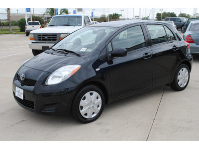 toyota yaris 2009 black hatchback gasoline 4 cylinders front wheel drive automatic 77065