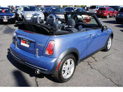 mini cooper 2006 blue gasoline 4 cylinders front wheel drive 5 speed manual 07044