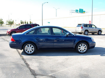 ford five hundred 2005 dark blue sedan limited gasoline 6 cylinders all whee drive automatic 67210