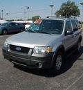 ford escape 2005 silver suv xlt gasoline 6 cylinders all whee drive automatic with overdrive 67210