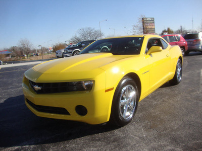 chevrolet camaro 2010 yellow coupe ls gasoline 6 cylinders rear wheel drive 6 speed manual 60443