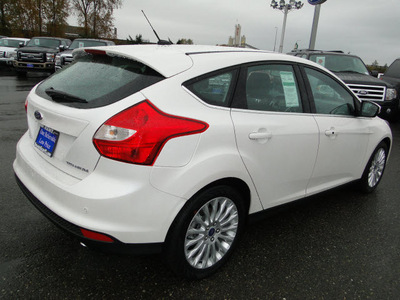 ford focus 2012 white hatchback titanium gasoline 4 cylinders front wheel drive automatic 98032