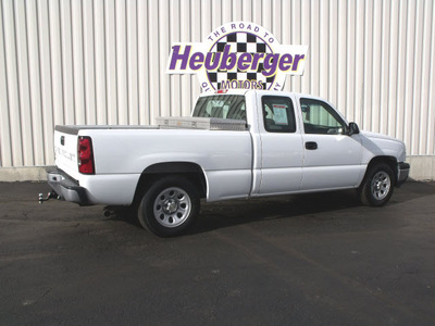 chevrolet silverado 1500 classic 2007 white pickup truck work truck 6 cylinders rear wheel drive automatic 80905