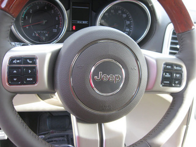 jeep grand cherokee 2012 gray suv overland gasoline 8 cylinders 4 wheel drive automatic 45840
