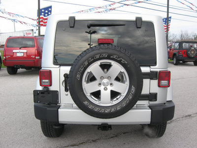 jeep wrangler unlimited 2011 silver suv sahara gasoline 6 cylinders 4 wheel drive automatic 45840