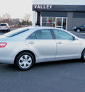 toyota camry 2009 silver sedan le gasoline 4 cylinders front wheel drive automatic 55124