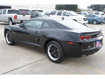 chevrolet camaro 2012 black coupe ls gasoline 6 cylinders rear wheel drive 6 speed manual 77090