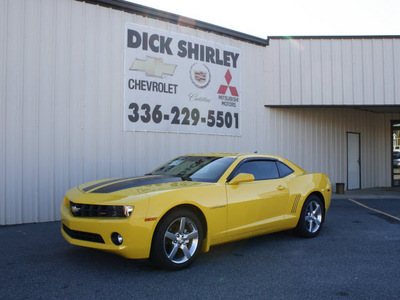 chevrolet camaro 2010 yellow coupe lt gasoline 6 cylinders rear wheel drive automatic 27215