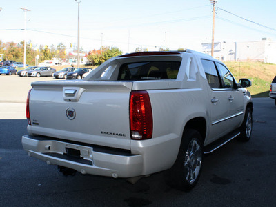 cadillac escalade ext 2009 white suv flex fuel 8 cylinders 4 wheel drive automatic 27215