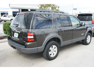 ford explorer 2006 gray suv xlt gasoline 6 cylinders rear wheel drive automatic 77388