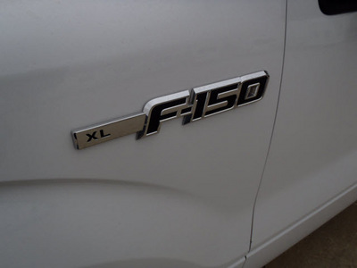 ford f 150 2010 white xl gasoline 8 cylinders 2 wheel drive automatic 62708