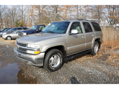 chevrolet tahoe 2002 lt  gray suv lt flex fuel 8 cylinders 4 wheel drive automatic with overdrive 08902