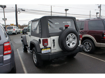 jeep wrangler 2010 white suv sport gasoline 6 cylinders 4 wheel drive automatic with overdrive 08902