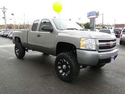 chevrolet silverado 1500 2007 graystone gasoline 8 cylinders 4 wheel drive automatic 98371