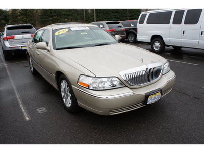 lincoln town car 2009 beige sedan signature limited gasoline 8 cylinders rear wheel drive automatic with overdrive 08902