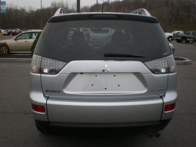 mitsubishi outlander 2009 gray suv xls gasoline 6 cylinders all whee drive automatic 13502