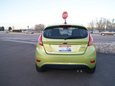 ford fiesta 2011 lime squeeze hatchback se gasoline 4 cylinders front wheel drive automatic 80911