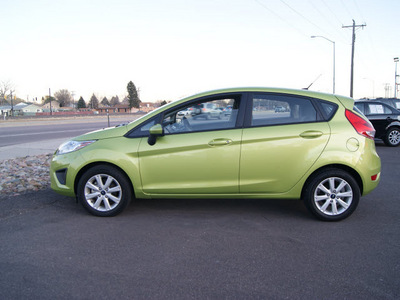 ford fiesta 2011 lime squeeze hatchback se gasoline 4 cylinders front wheel drive automatic 80911