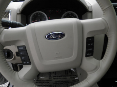 ford escape 2009 white suv limited gasoline 6 cylinders front wheel drive automatic with overdrive 32783