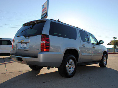 chevrolet suburban 2011 silver suv lt flex fuel 8 cylinders 4 wheel drive automatic 76087