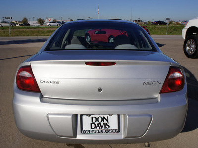 dodge neon 2005 silver sedan se gasoline 4 cylinders front wheel drive automatic 76018