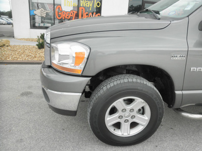 dodge ram pickup 1500 2006 grey grey gasoline 8 cylinders 4 wheel drive automatic 34731