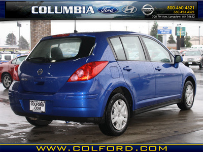 nissan versa 2011 blue hatchback gasoline 4 cylinders front wheel drive automatic 98632