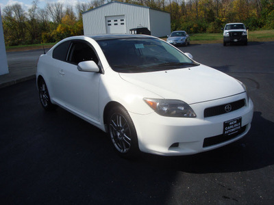 scion tc 2005 white hatchback gasoline 4 cylinders front wheel drive automatic 45344