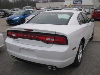 dodge charger 2012 white sedan se gasoline 6 cylinders rear wheel drive 8 speed auto 62863