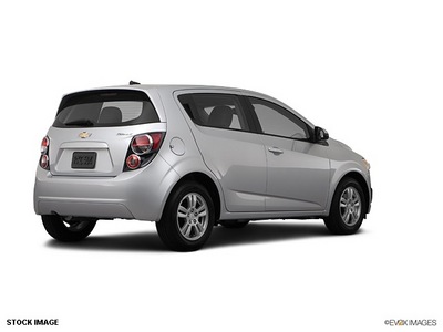 chevrolet sonic 2012 silver hatchback gasoline 4 cylinders front wheel drive 6 spd auto 77090